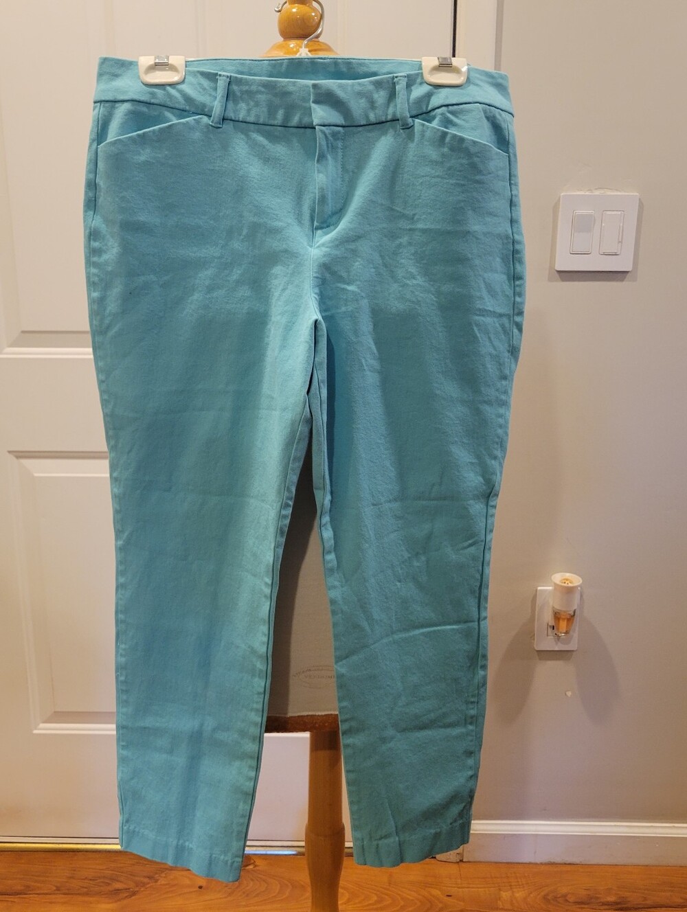 👖EUC~ Old Navy Pixie Ankle Pants